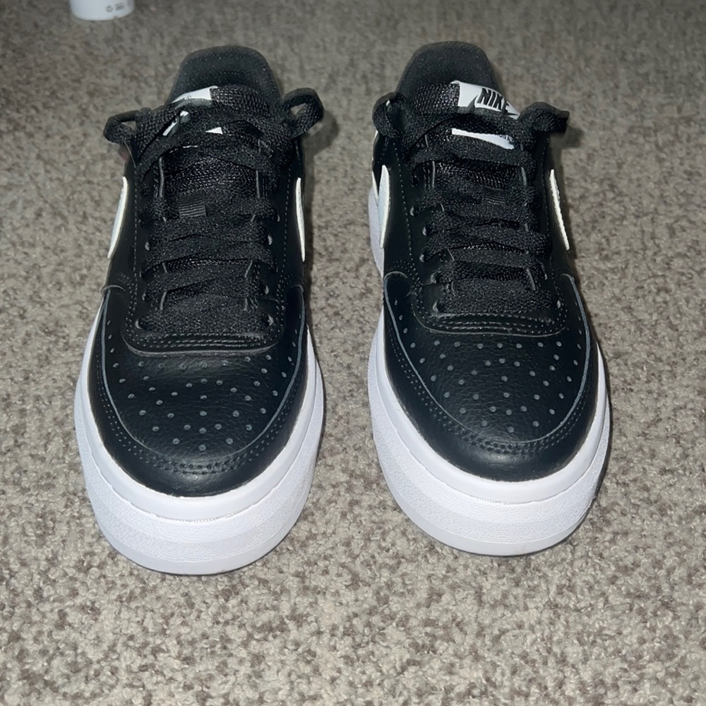 🖤Like New🖤 Black & White Platform Nike Air Force 1’s